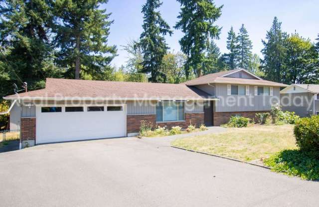 Charming 3 Bedroom with Huge Backyard! photos photos