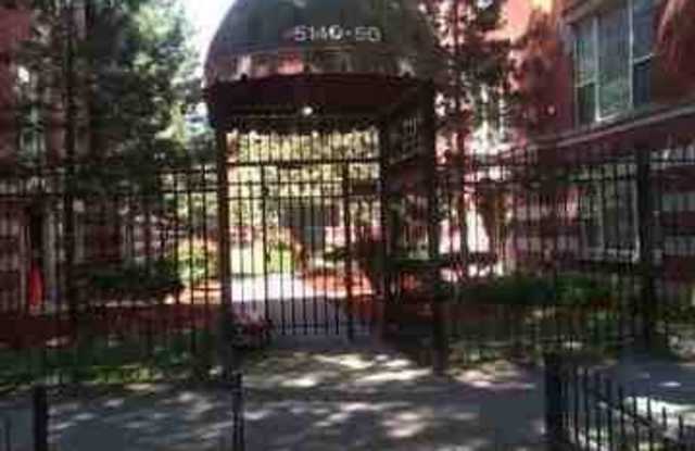 5144 1/2 S King Drive photos photos