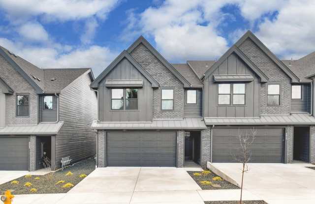 End Unit Luxury Townhome for Lease at the Courtyards at Hidden Crest - 6829 NE 132nd Way photos photos