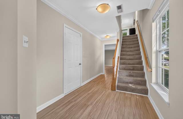 5902 IANS WAY Gallery 2