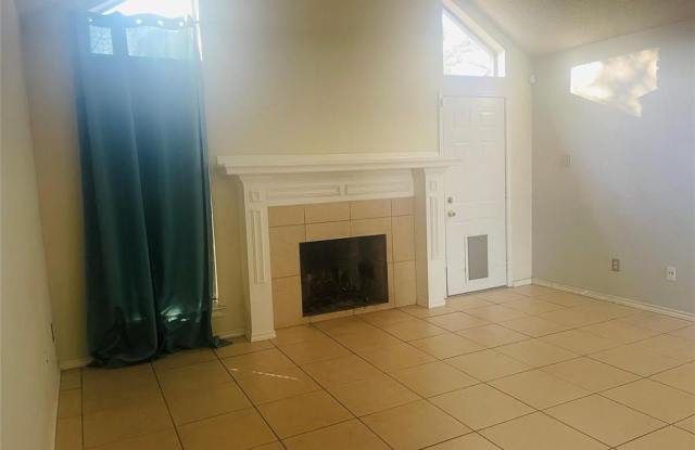 2907 Clairemont Lane Gallery 3