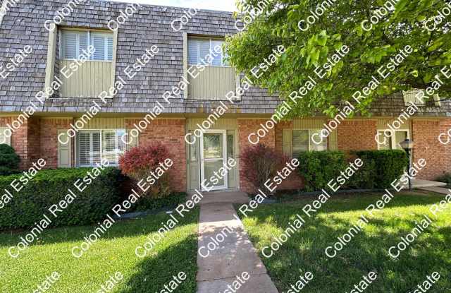 Spacious and unique 3 bedroom 2 and a half bath house on the golf course! Washer/Dryer included and central heat and air throughout. photos photos