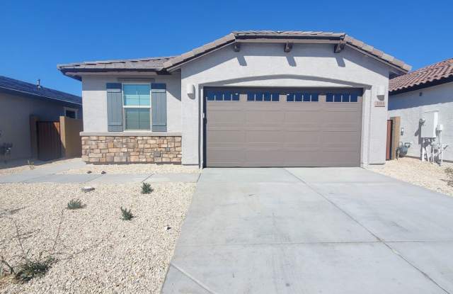 ***4 BEDROOM / 2 BATHROOM NEWER HOME IN APACHE JUNCTION*** Gallery 1