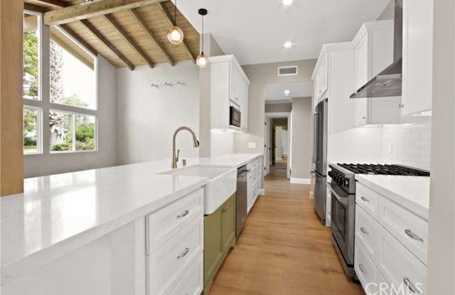 2219 Fiesta Gallery 2