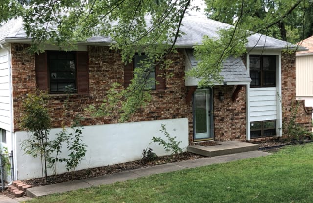 709 NW Devonshire Pl - 709 Northwest Devonshire Place, Blue Springs, MO 64015