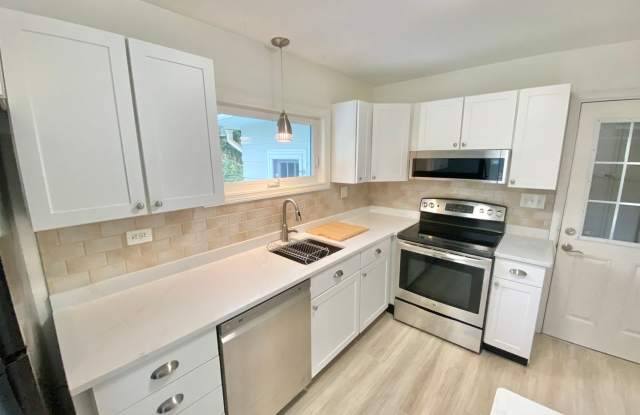 3 Bedroom House South End Neighborhood Burlington Available NOW Gallery 4