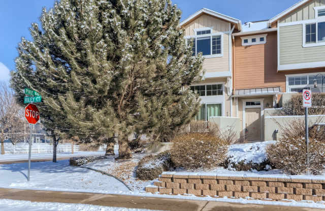 Updated 4 Bedroom Townhouse in Longmont - 4212 Riley Drive, Longmont, CO 80503