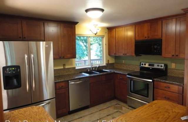 14205 Silver Firs Drive Gallery 3