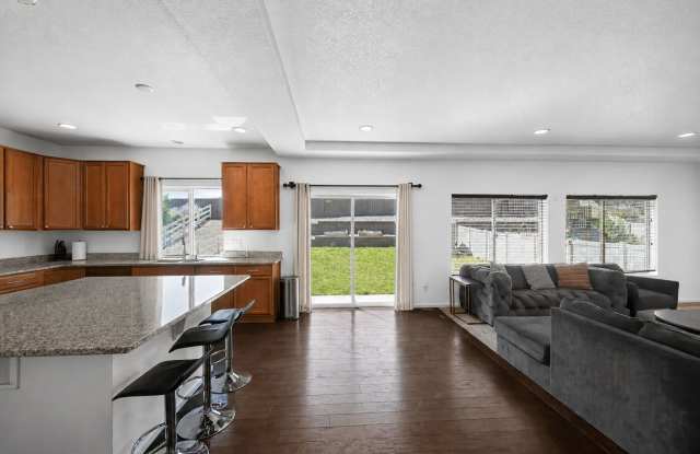 Spacious 4BR Denver Home | Furnished or Unfurnished | Flexible Lease Length photos photos