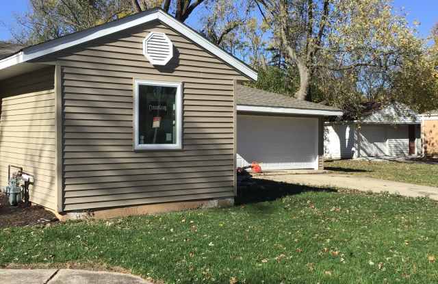 255 Minocqua Street Gallery 2