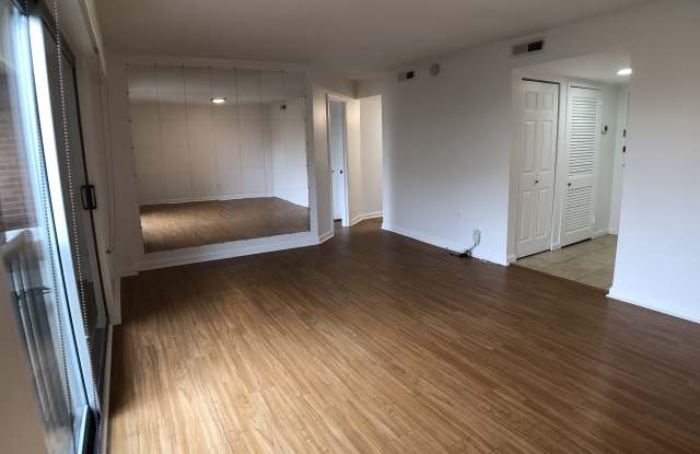 1300 Army Navy Drive Gallery 3