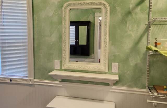 716 Vine Street Gallery 2