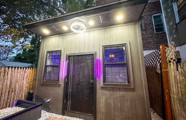 196 Danforth Ave photos photos