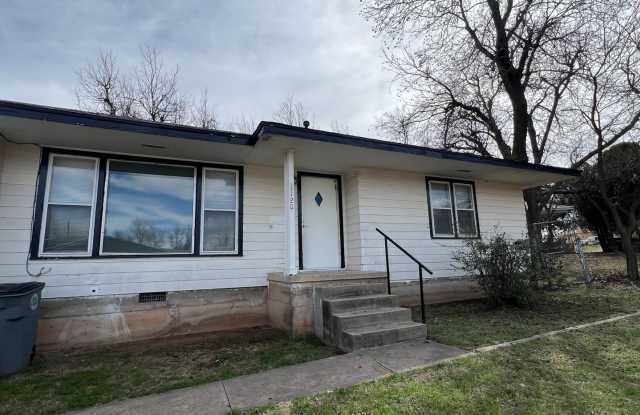 1120 NW Carroll Dr- AVAILABLE NOW! photos photos