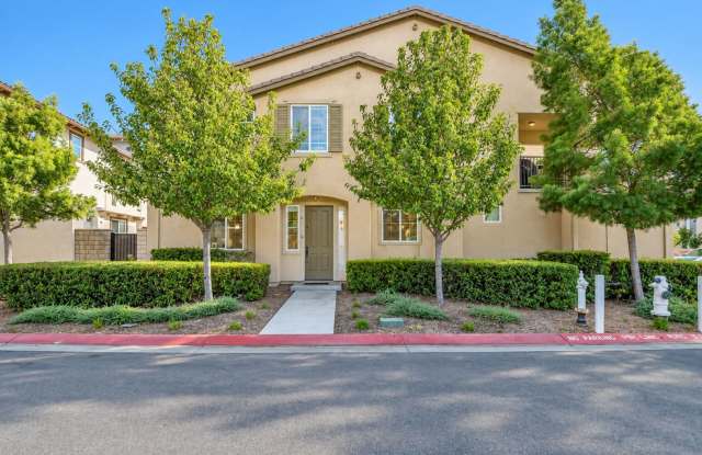 Lovely updated 3 bedroom townhome in Temecula Gallery 1