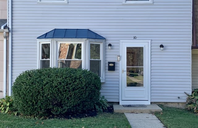 10 Felter Place - 10 Felter Place, Burlington County, NJ 08046