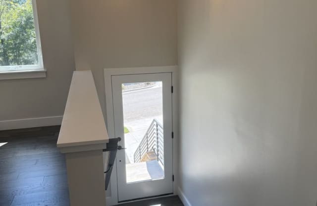 New Home off Tunnel Road Gallery 3