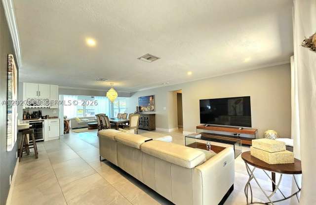 3602 NE 18th Ave photos photos