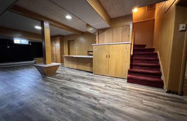 216 W Main Gallery 4