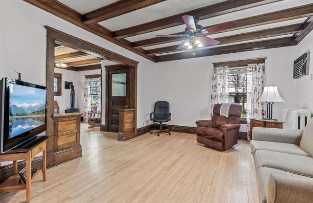 June 2027 ~ 4 bedroom house. Spacious bedrooms. In unit laundry and dishwasher. Gallery 4
