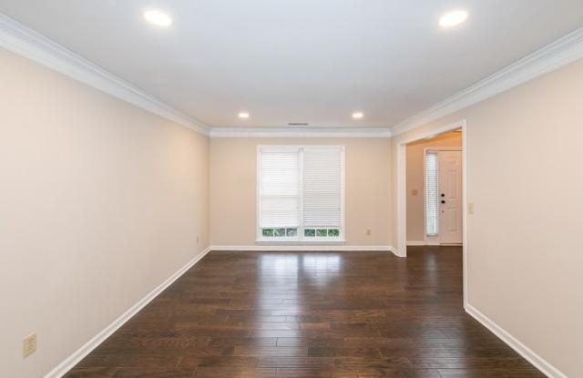 2379 Westport Circle Gallery 4