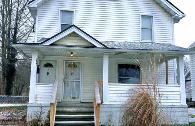 Charming 2 Bed 1 Bathroom in Warren Ohio! photos photos