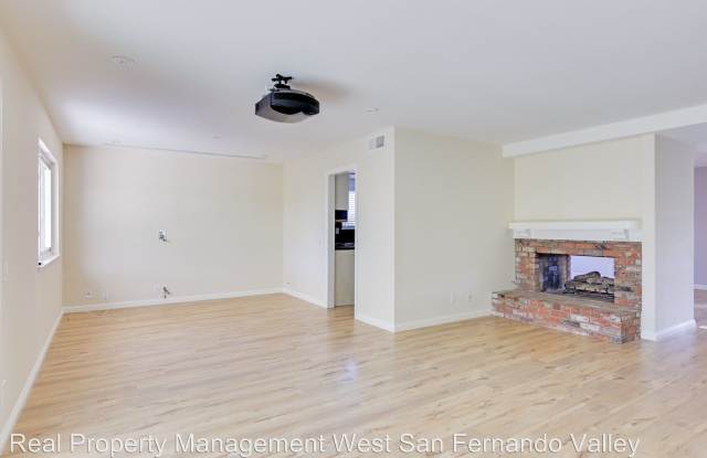 6512 Tamarind St. Gallery 4
