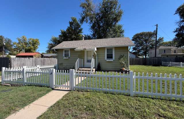 $999 - 2 bed 1 bath - Single Family Home Gallery 1