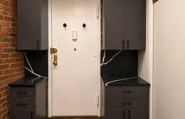 63 Thompson St Gallery 2