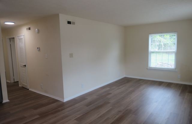 7515 Falling Leaves Circle - C Gallery 2