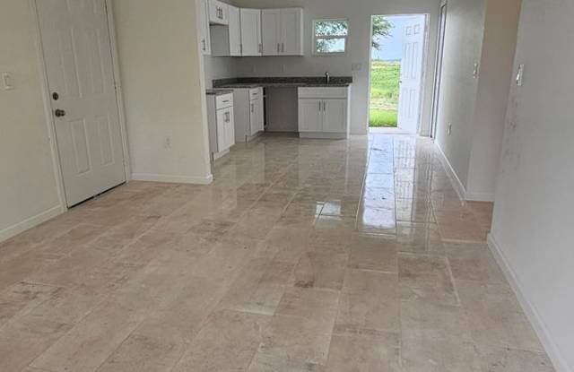 TWO BEDROOM, TWO BATH-SINGLE FAMILY HOME IN SW LEHIGH ACRES FL Gallery 3