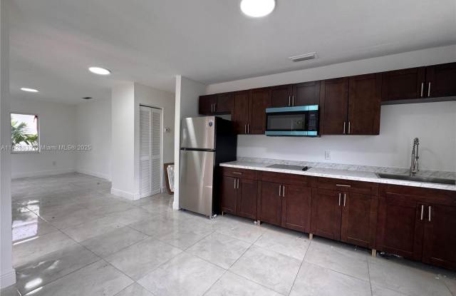 2803 SW 26th St photos photos