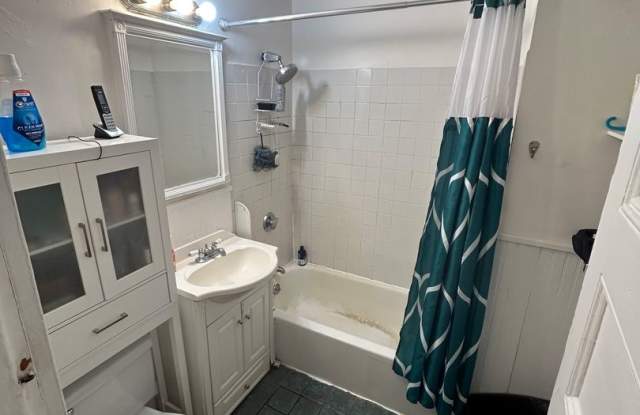 Nice, large 4 bed in a prime location in Beacon Hill! photos photos