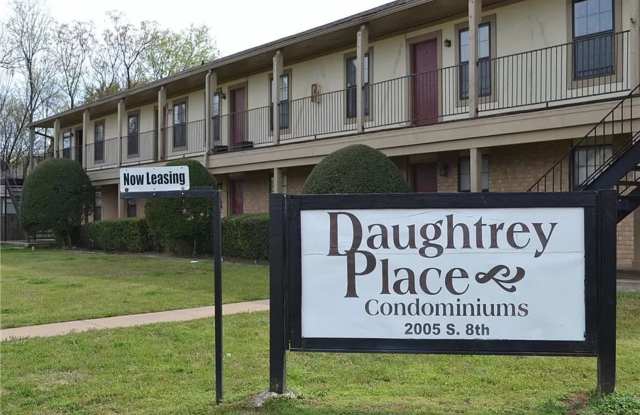 Charming 2/2 Condo Blocks from Baylor Campus! photos photos