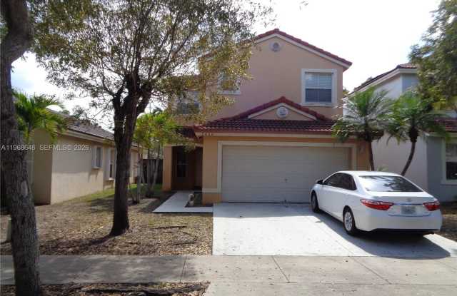 2060 SE 14th St photos photos