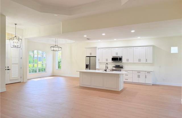 11001 Sea Tropic Lane Gallery 3
