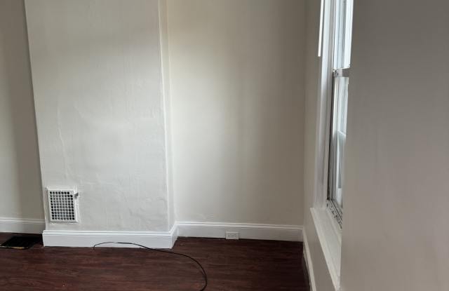 2437 Tulip St Gallery 2
