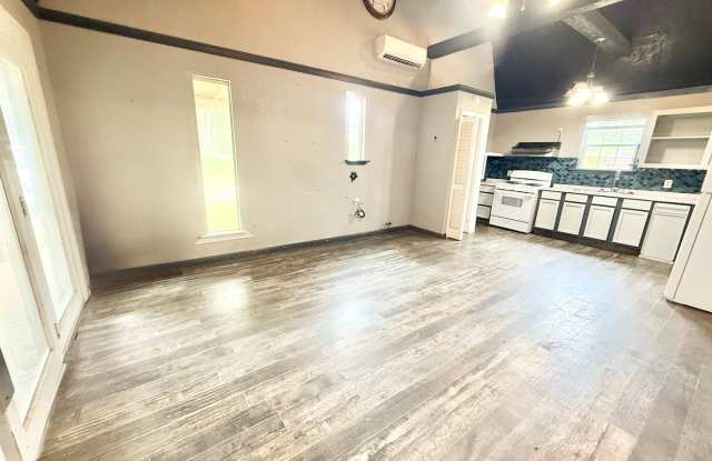 Escape the cookie-cutter subdivision life! Gallery 4
