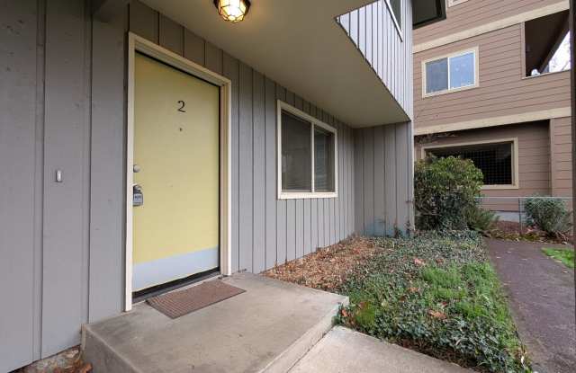 Open Concept 2-Bedroom, 1-Bath Apartment In Convienient Downtown Location! photos photos