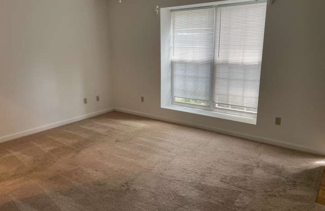125 Waterbury Court - 1 Gallery 3
