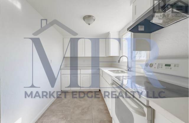 2Bed/1Bath House at AZ-51/Thomas Rd! -- NO HOA! FENCED-IN YARD! -- NO APPLICATION FEE! photos photos