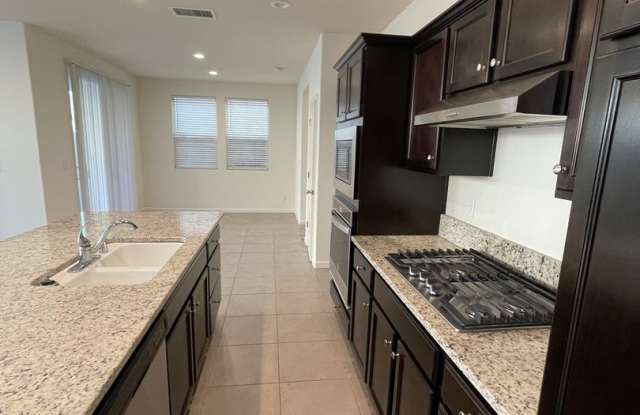 Summer Special $200 Off 1st Month Rent!!! photos photos