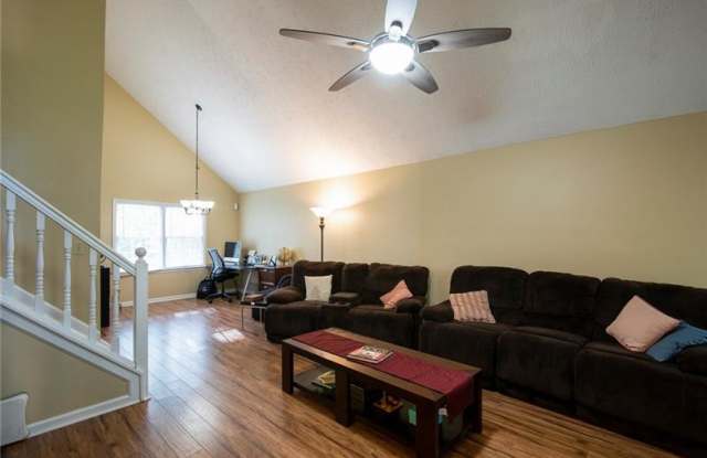 11045 Pinehigh Drive Gallery 3