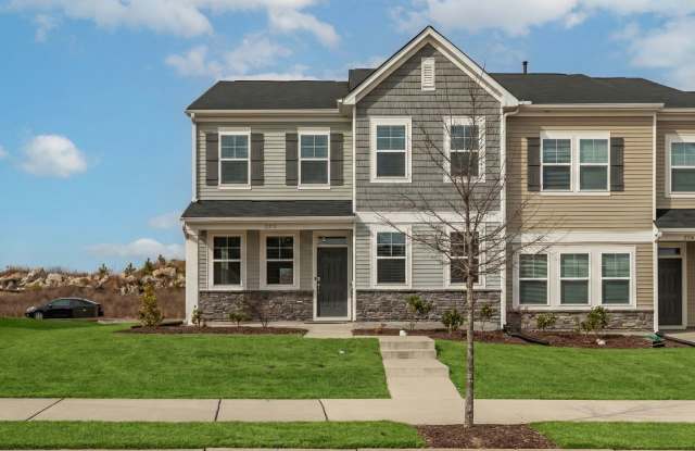 Spacious End-Unit 4-Bedroom Townhome photos photos