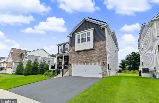 32 WESTMONT Drive Gallery 4