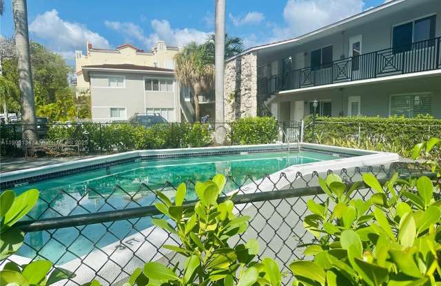 95 Edgewater Dr photos photos