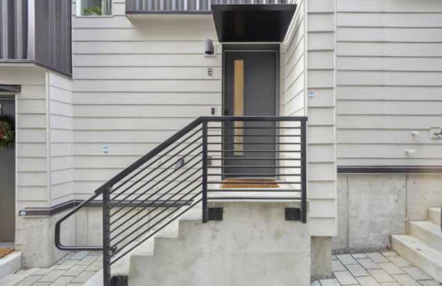 3104 SW Avalon Way #E Gallery 2