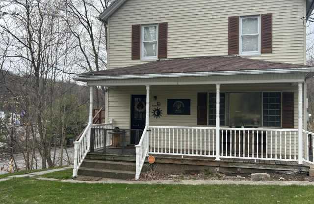 105 Willowbrook Rd photos photos