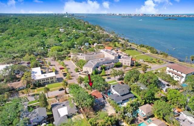 240 LYNDHURST STREET photos photos