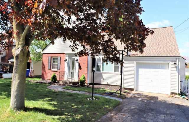 Beautiful 5 Bed, 2 Bath Single Family Cape for Rent in East Hartford! Gallery 4